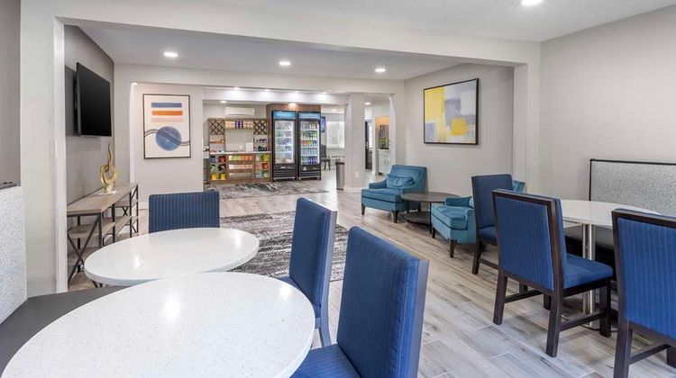 Executive Residency by BW Willow Grove Lobby