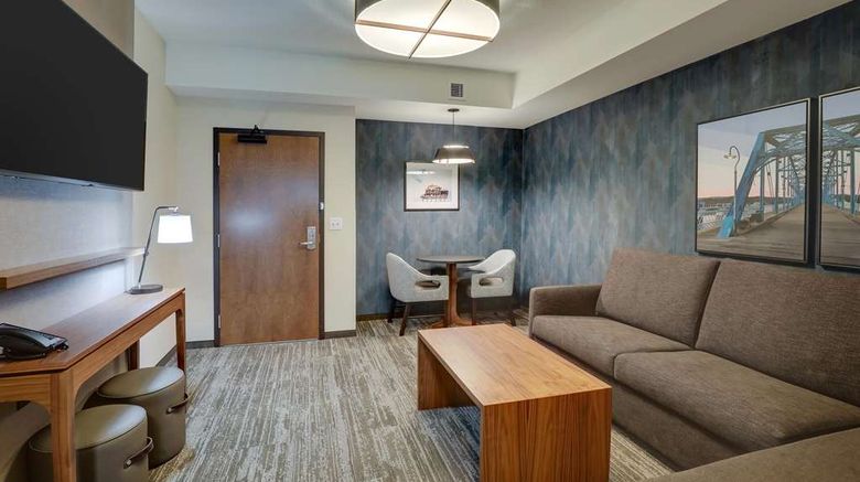 <b>Drury Plaza Hotel Chattanooga Room</b>. Images powered by <a href="https://iceportal.shijigroup.com/" title="IcePortal" target="_blank">IcePortal</a>.
