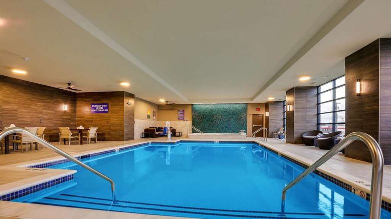 <b>Drury Plaza Hotel Chattanooga Pool</b>. Images powered by <a href="https://iceportal.shijigroup.com/" title="IcePortal" target="_blank">IcePortal</a>.