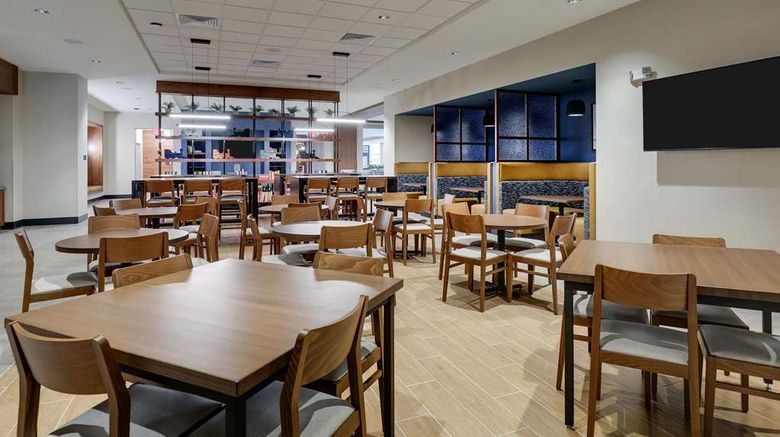 <b>Drury Plaza Hotel Chattanooga Restaurant</b>. Images powered by <a href="https://iceportal.shijigroup.com/" title="IcePortal" target="_blank">IcePortal</a>.