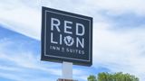 Howard Johnson Inn & Suites O'Hare Exterior