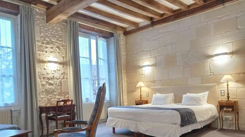<b>Hotel Le Grand Monarque Room</b>. Images powered by <a href="https://iceportal.shijigroup.com/" title="IcePortal" target="_blank">IcePortal</a>.