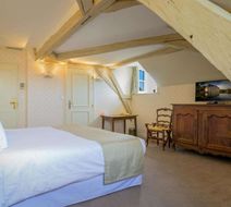Hotel Le Grand Monarque Room
