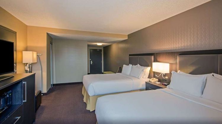 Quality Inn & Suites Room