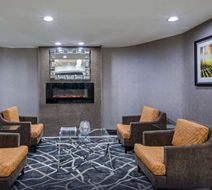 Quality Inn & Suites Lobby