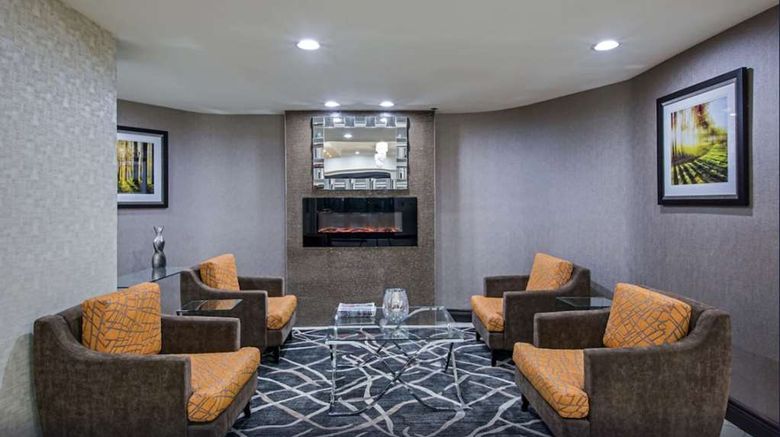 <b>Quality Inn & Suites Lobby</b>. Images powered by <a href="https://iceportal.shijigroup.com/" title="IcePortal" target="_blank">IcePortal</a>.