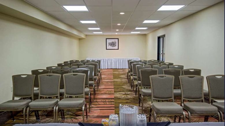 <b>Quality Inn & Suites Meeting</b>. Images powered by <a href="https://iceportal.shijigroup.com/" title="IcePortal" target="_blank">IcePortal</a>.