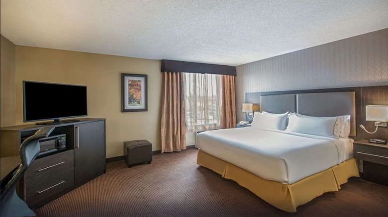 <b>Quality Inn & Suites Room</b>. Images powered by <a href="https://iceportal.shijigroup.com/" title="IcePortal" target="_blank">IcePortal</a>.
