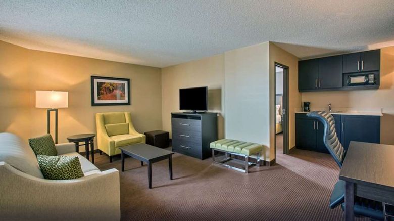 <b>Quality Inn & Suites Room</b>. Images powered by <a href="https://iceportal.shijigroup.com/" title="IcePortal" target="_blank">IcePortal</a>.
