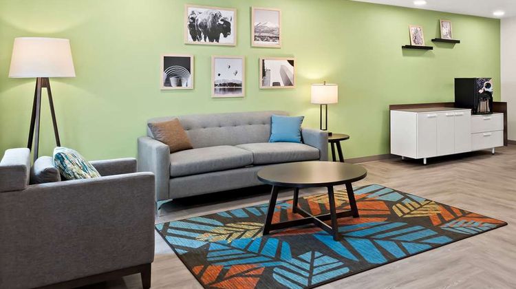 WoodSpring Suites Denver Commerce City Lobby
