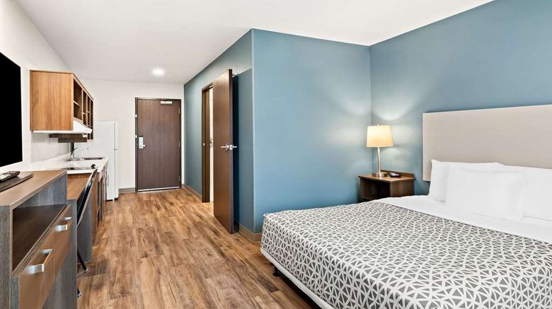 <b>WoodSpring Suites Denver Commerce City Room</b>. Images powered by <a href="https://iceportal.shijigroup.com/" title="IcePortal" target="_blank">IcePortal</a>.