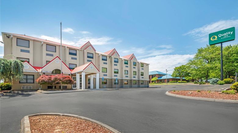 Quality Inn and Suites Knoxville Exterior. Images powered by <a href="https://iceportal.shijigroup.com" target="_blank" rel="noopener">Ice Portal</a>.