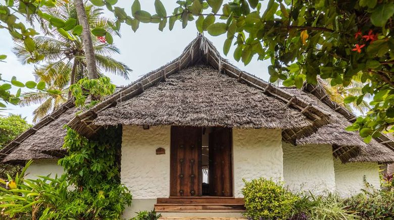 <b>Karafuu Beach Resort and Spa Suite</b>. Images powered by <a href="https://iceportal.shijigroup.com/" title="IcePortal" target="_blank">IcePortal</a>.