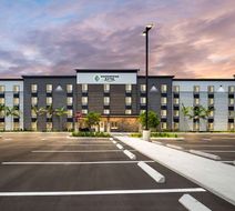 WoodSpring Suites Fort Myers-Cape Coral Exterior