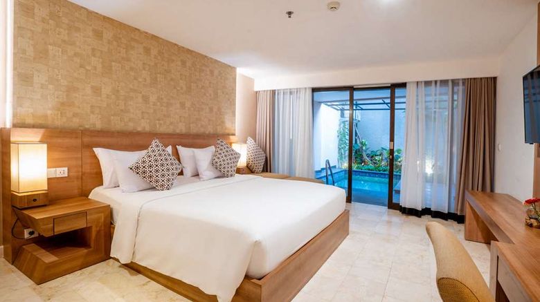 <b>Cross Vibe Paasha Atelier Room</b>. Images powered by <a href="https://iceportal.shijigroup.com/" title="IcePortal" target="_blank">IcePortal</a>.