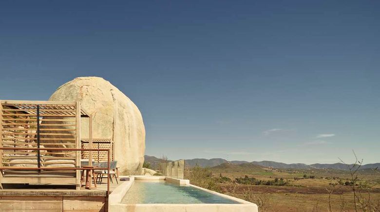<b>Banyan Tree Veya, Valle de Guadalupe Pool</b>. Images powered by <a href="https://iceportal.shijigroup.com/" title="IcePortal" target="_blank">IcePortal</a>.