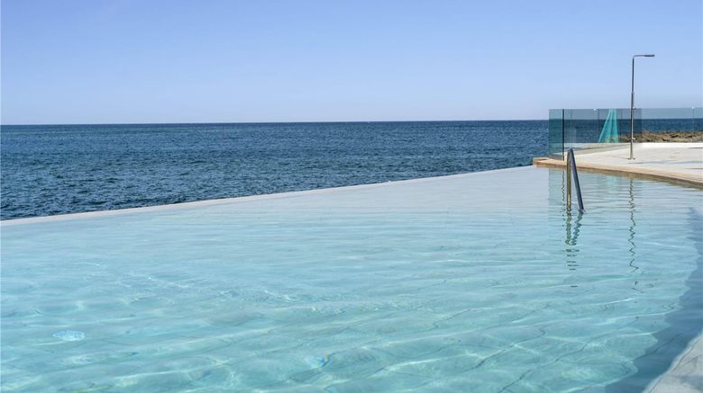 <b>Barcelo Praia Cape Verde Pool</b>. Images powered by <a href="https://iceportal.shijigroup.com/" title="IcePortal" target="_blank">IcePortal</a>.
