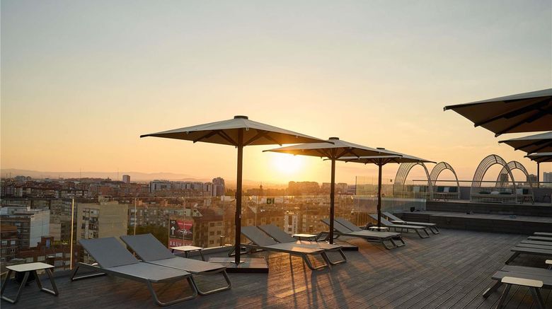 <b>Novotel Valencia Pool</b>. Images powered by <a href="https://iceportal.shijigroup.com/" title="IcePortal" target="_blank">IcePortal</a>.
