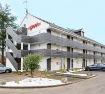 greet Hotel Chatellerault Exterior