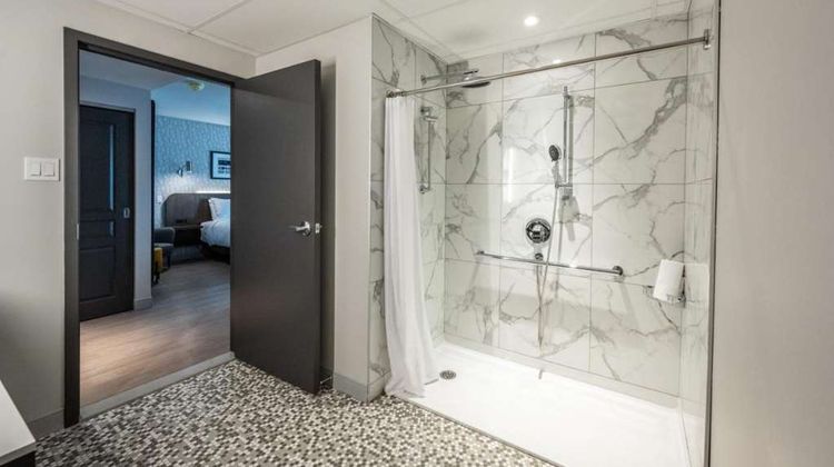 Verso Hotel Room