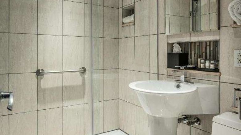 <b>Verso Hotel Room</b>. Images powered by <a href="https://iceportal.shijigroup.com/" title="IcePortal" target="_blank">IcePortal</a>.