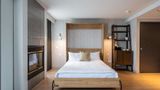 Verso Hotel Room