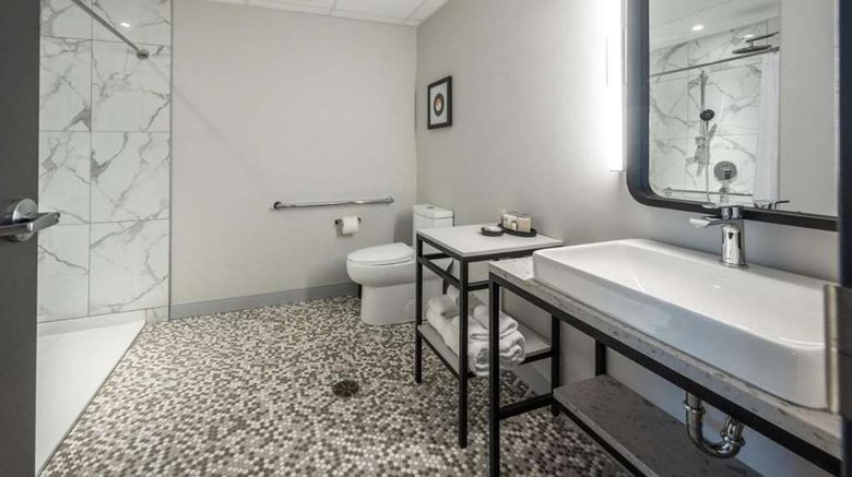 <b>Verso Hotel Room</b>. Images powered by <a href="https://iceportal.shijigroup.com/" title="IcePortal" target="_blank">IcePortal</a>.