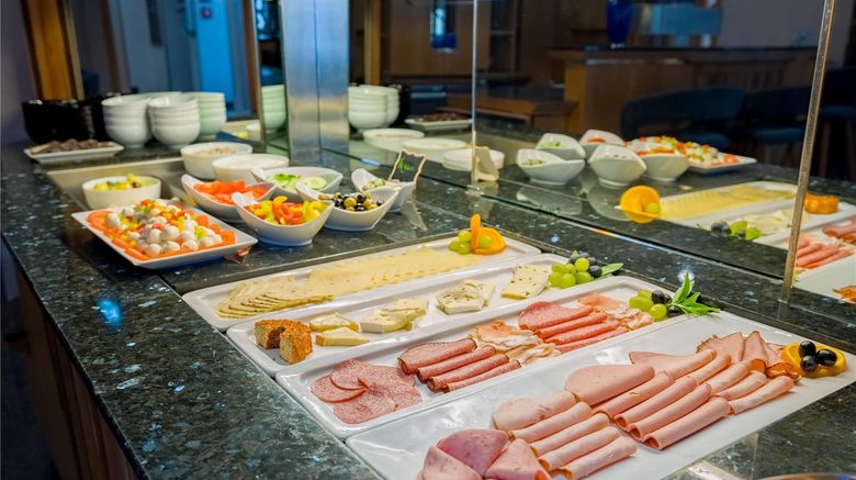 <b>Aspire Kronprinz, Trademark Coll Wyndham Restaurant</b>. Images powered by <a href="https://iceportal.shijigroup.com/" title="IcePortal" target="_blank">IcePortal</a>.
