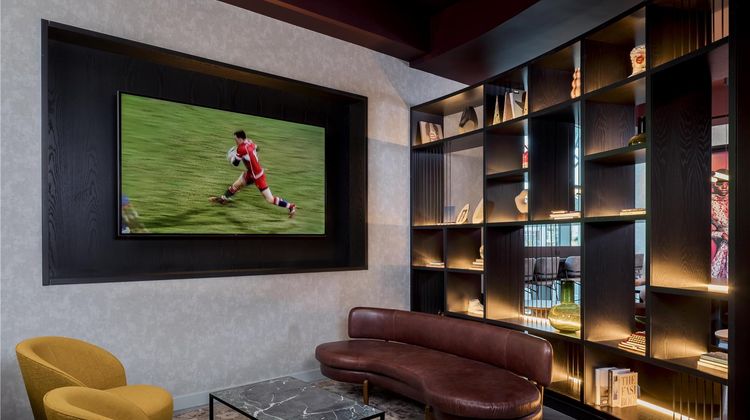 Radisson Red London Twickenham Lobby