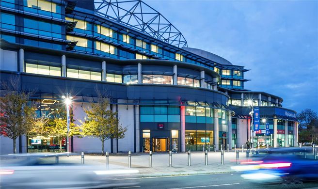 Radisson Red London Twickenham Exterior