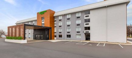Wyndham Garden Louisville East Exterior