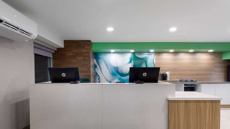<b>Wyndham Garden Louisville East Lobby</b>. Images powered by <a href="https://iceportal.shijigroup.com/" title="IcePortal" target="_blank">IcePortal</a>.