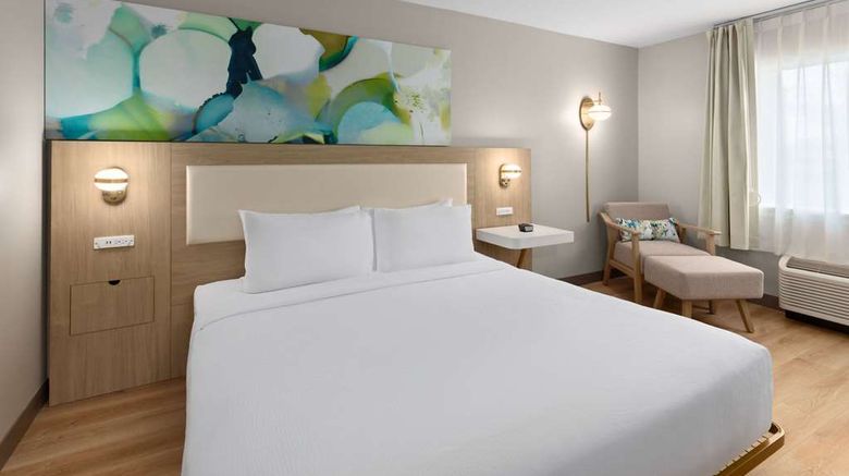 <b>Wyndham Garden Louisville East Room</b>. Images powered by <a href="https://iceportal.shijigroup.com/" title="IcePortal" target="_blank">IcePortal</a>.