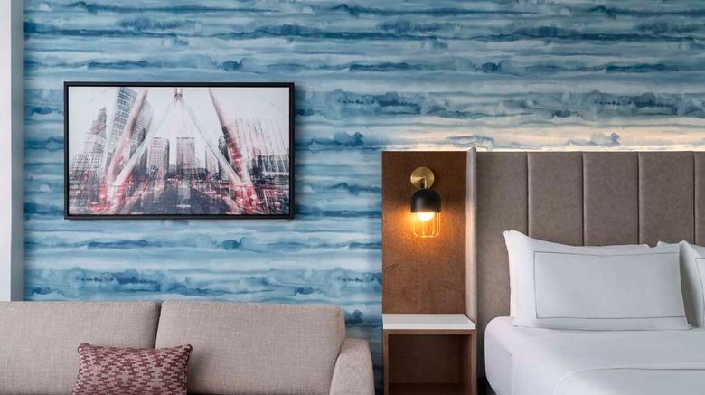 <b>DoubleTree by Hilton Hartford Downtown Room</b>. Images powered by <a href="https://iceportal.shijigroup.com/" title="IcePortal" target="_blank">IcePortal</a>.