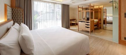 Ad Lib, Bangkok Room