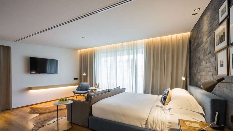 <b>Ad Lib, Bangkok Suite</b>. Images powered by <a href="https://iceportal.shijigroup.com/" title="IcePortal" target="_blank">IcePortal</a>.