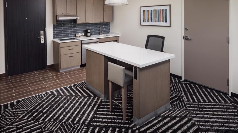 <b>Hyatt House Royal Oak/Birmingham Room</b>. Images powered by <a href="https://iceportal.shijigroup.com/" title="IcePortal" target="_blank">IcePortal</a>.