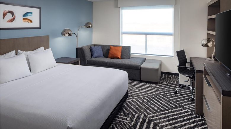 <b>Hyatt House Royal Oak/Birmingham Room</b>. Images powered by <a href="https://iceportal.shijigroup.com/" title="IcePortal" target="_blank">IcePortal</a>.