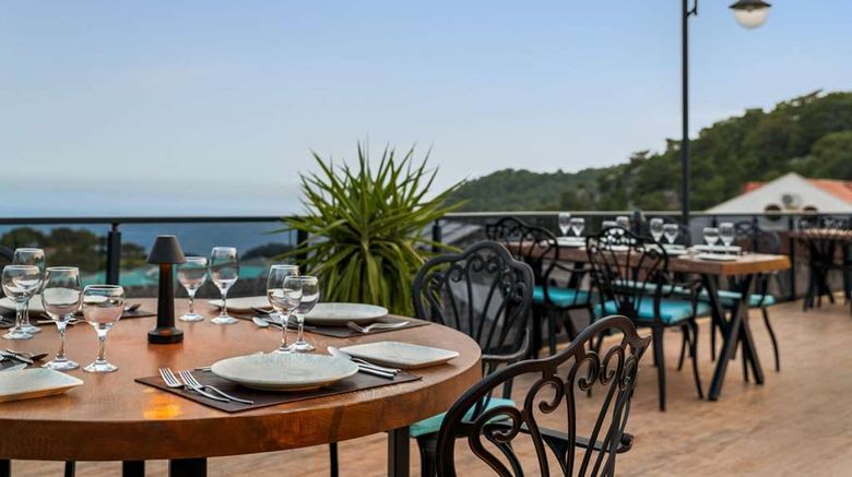<b>Ramada by Wyndham Fethiye Restaurant</b>. Images powered by <a href="https://iceportal.shijigroup.com/" title="IcePortal" target="_blank">IcePortal</a>.