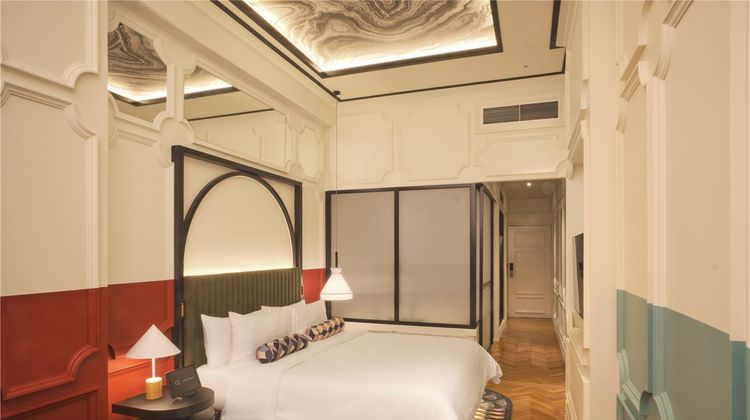 QT Singapore Room