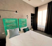 Urban Jungle Hotel Orleans Room