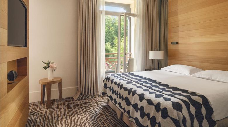 <b>Hotel Ermitage - Evian Resort Suite</b>. Images powered by <a href="https://iceportal.shijigroup.com/" title="IcePortal" target="_blank">IcePortal</a>.