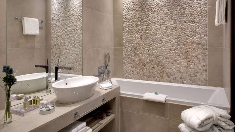 <b>Hotel Ermitage - Evian Resort Room</b>. Images powered by <a href="https://iceportal.shijigroup.com/" title="IcePortal" target="_blank">IcePortal</a>.