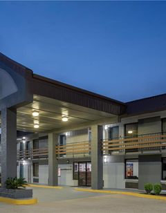 SureStay by Best Western Gonzales