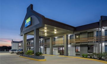 SureStay Studio by Best Western Gonzales