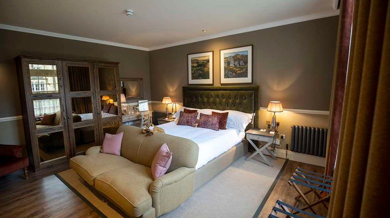 <b>Swinton Park Hotel Room</b>. Images powered by <a href="https://iceportal.shijigroup.com/" title="IcePortal" target="_blank">IcePortal</a>.
