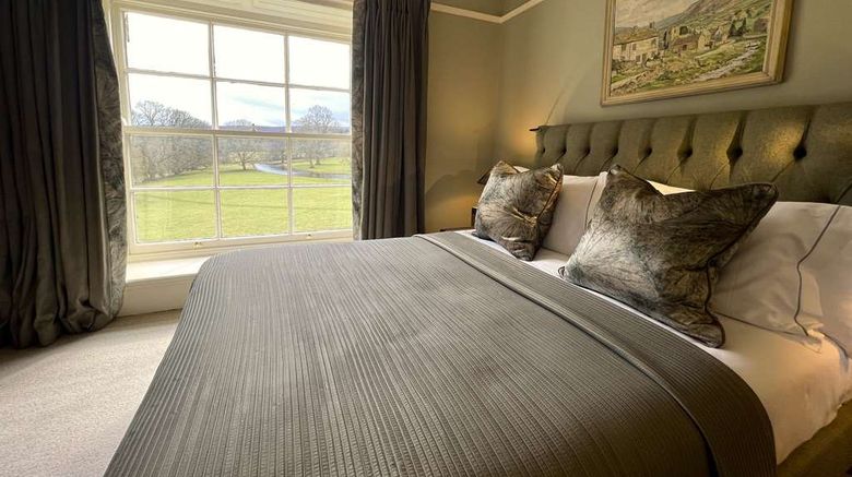 <b>Swinton Park Hotel Room</b>. Images powered by <a href="https://iceportal.shijigroup.com/" title="IcePortal" target="_blank">IcePortal</a>.