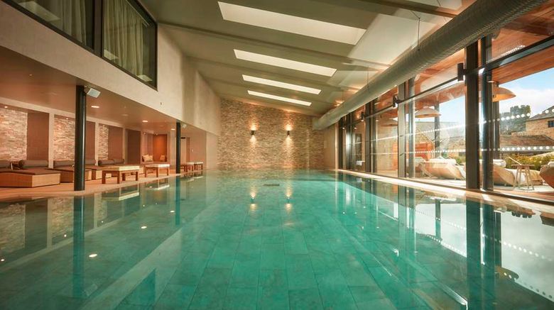 <b>Swinton Park Hotel Pool</b>. Images powered by <a href="https://iceportal.shijigroup.com/" title="IcePortal" target="_blank">IcePortal</a>.