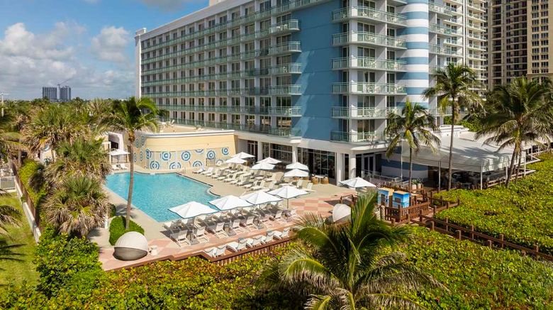 <b>The Singer Oceanfront Resort Pool</b>. Images powered by <a href="https://iceportal.shijigroup.com/" title="IcePortal" target="_blank">IcePortal</a>.