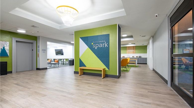 <b>Spark by Hilton Lafayette South Lobby</b>. Images powered by <a href="https://iceportal.shijigroup.com/" title="IcePortal" target="_blank">IcePortal</a>.
